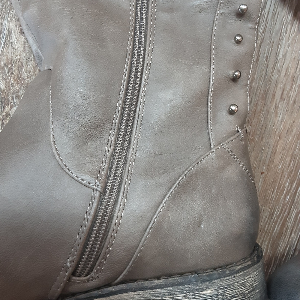 NWOB GRAY/TAUPE TALL RIDING BOOT 8 - Picture 4 of 10
